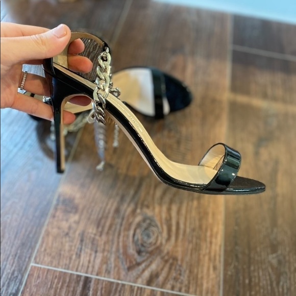 Manolo Blahnik Black Chain Pumps-40.5 - Picture 4 of 5